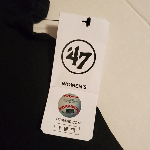 Cincinnati Reds '47 Brand Women’s Small Black Short Sleeve T-Shirt Logo MLB - Picture 5 of 9